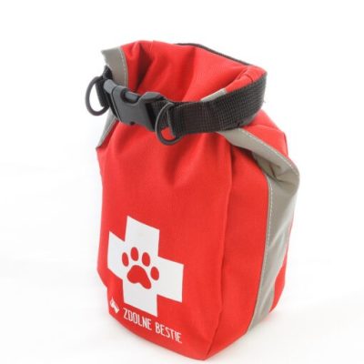 apteczka-pierwszej-pomocy-dla-psa-kolor-czerwony.jpg