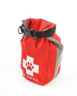 apteczka-pierwszej-pomocy-dla-psa-kolor-czerwony-dla-aktywnych.png